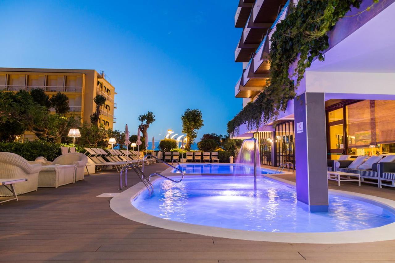 Hotel Alexander Gabicce Mare Eksteriør billede
