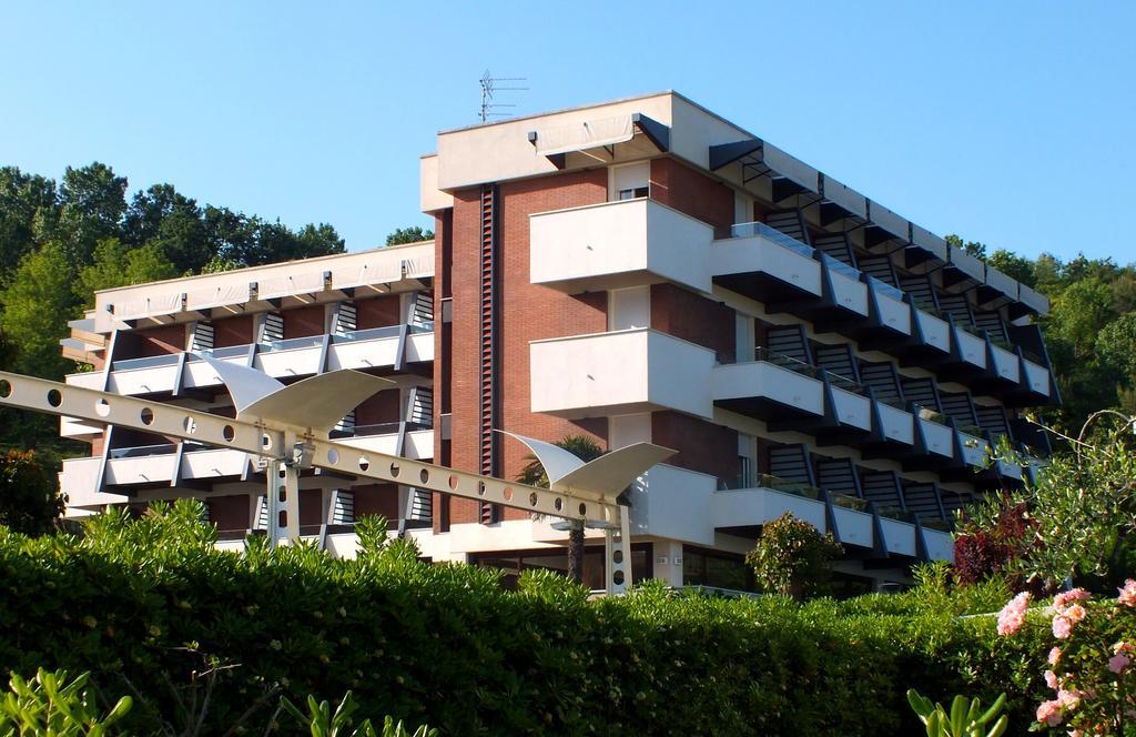 Hotel Alexander Gabicce Mare Eksteriør billede