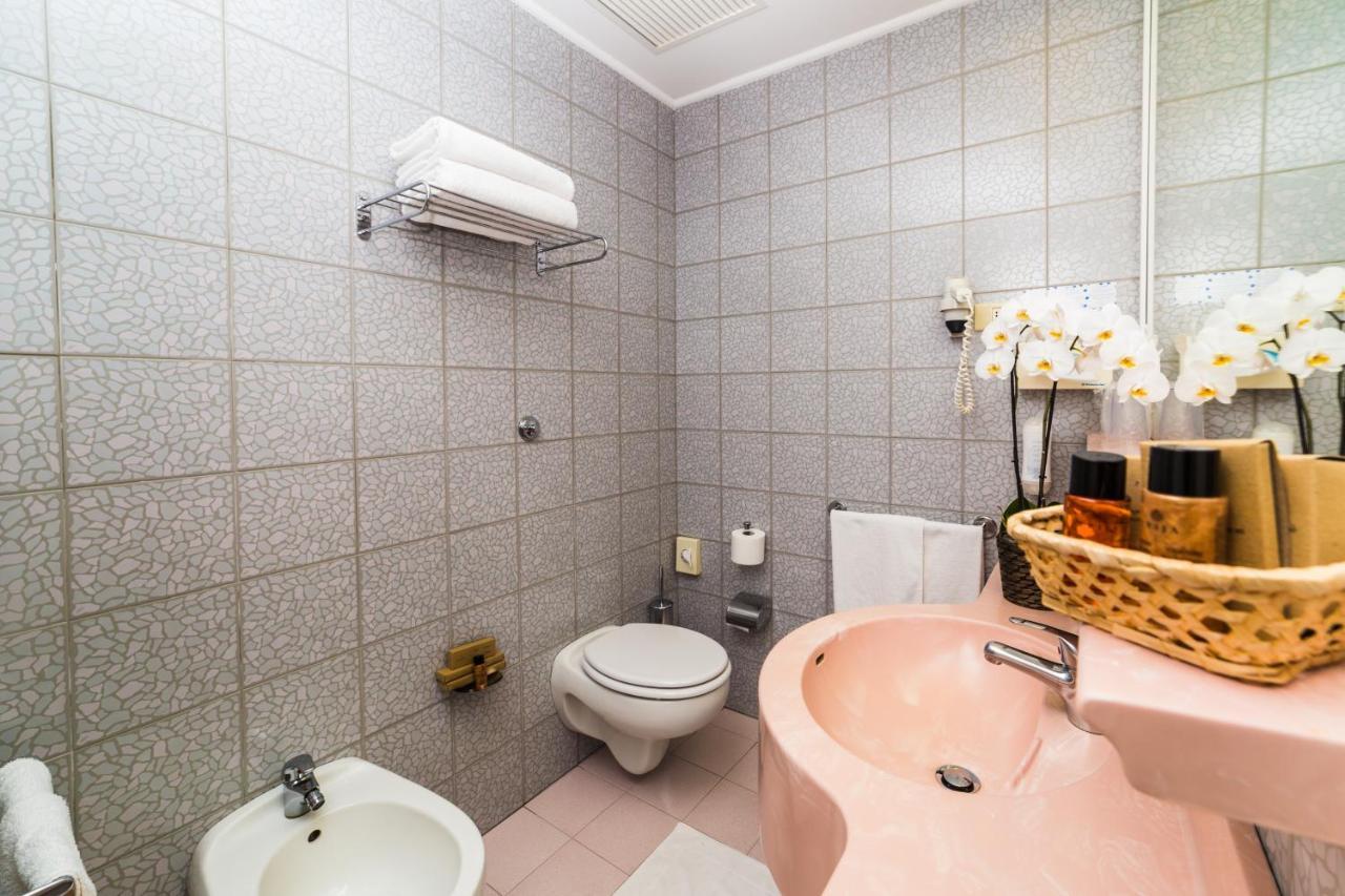 Hotel Alexander Gabicce Mare Eksteriør billede