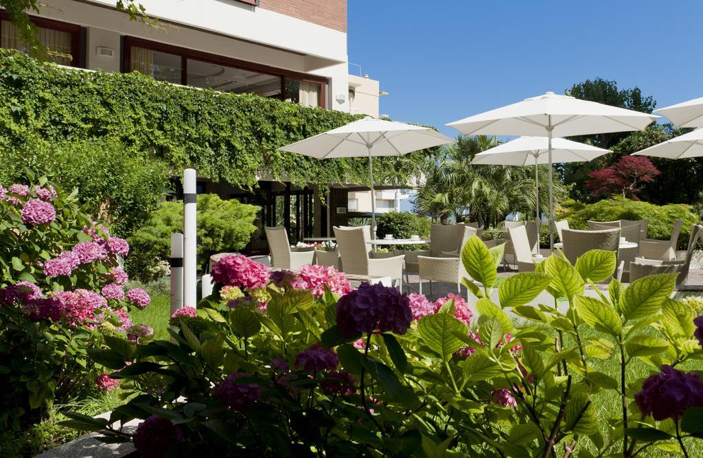 Hotel Alexander Gabicce Mare Eksteriør billede